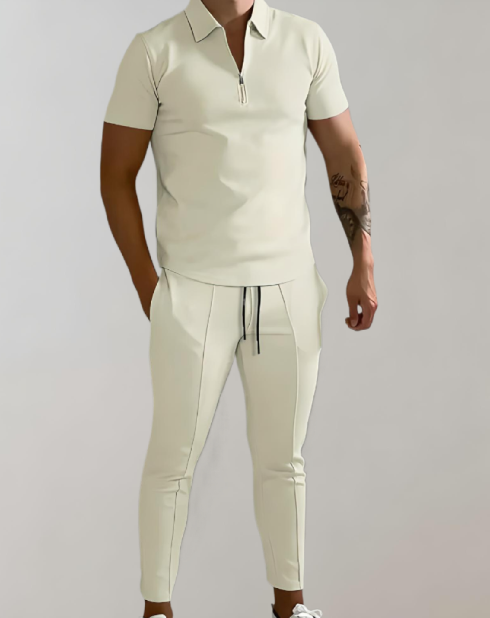 2-delige set van heren polo met korte mouwen en kraagje in combinatie met een skinny fit broek