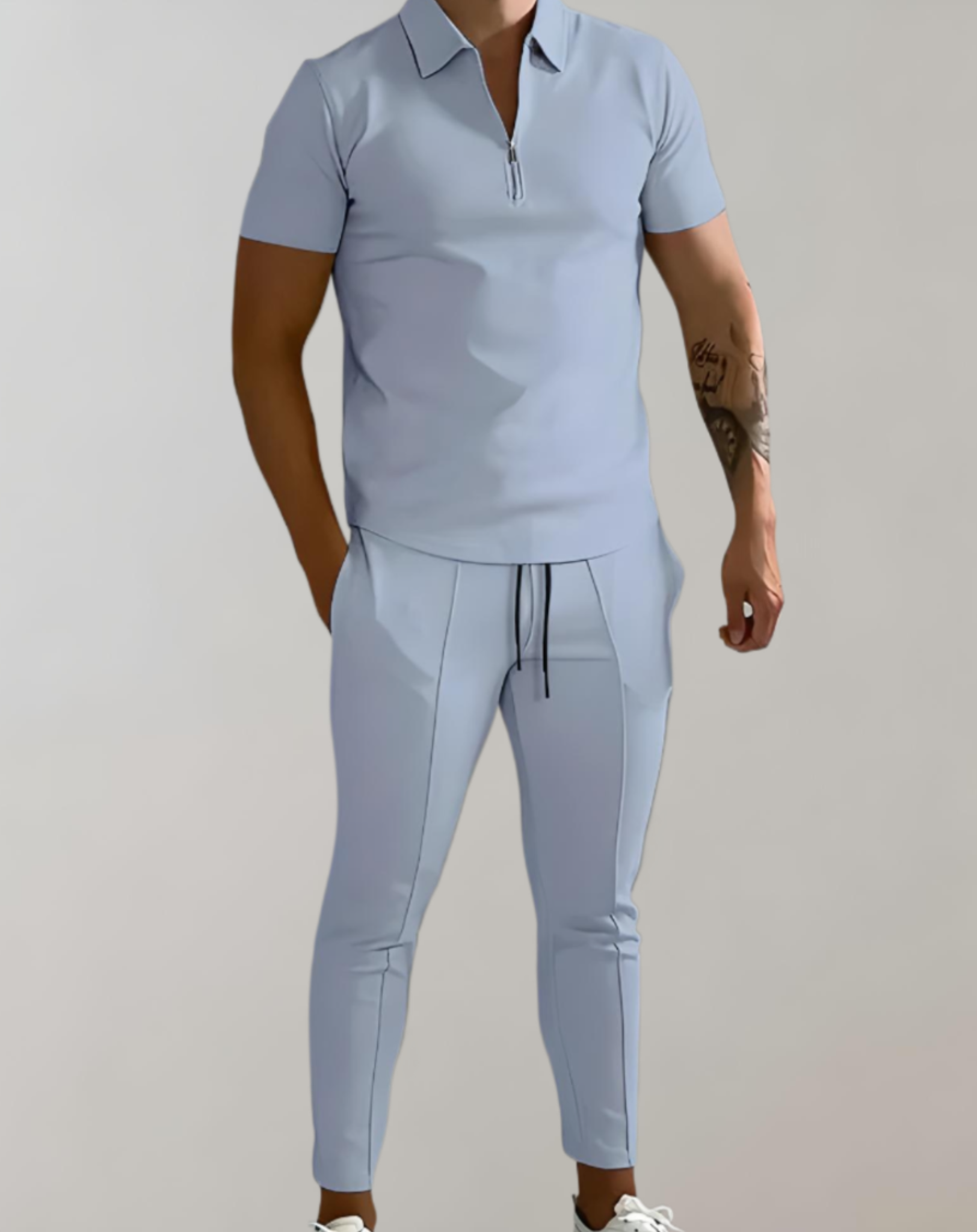 2-delige set van heren polo met korte mouwen en kraagje in combinatie met een skinny fit broek